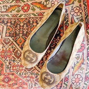 Gucci flats